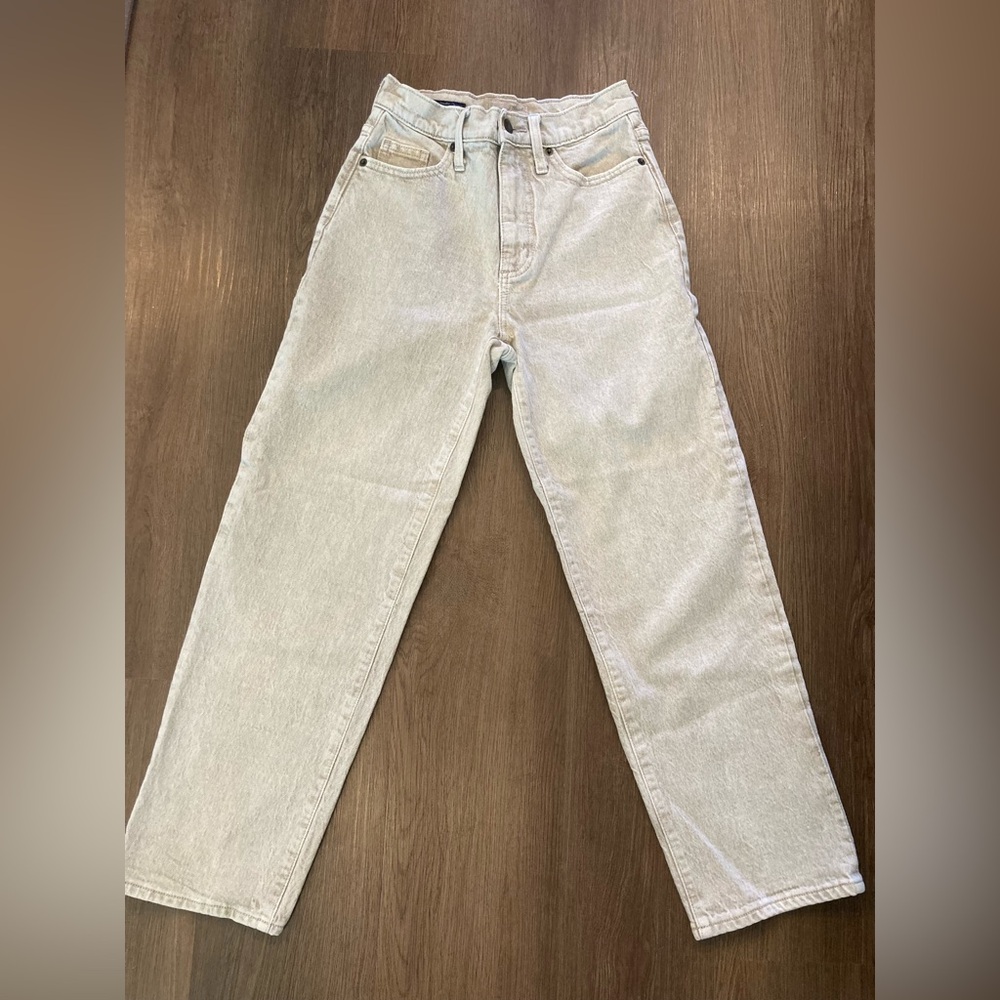 Universal Thread Women's Straight Leg Jeans in Light Wash Cream